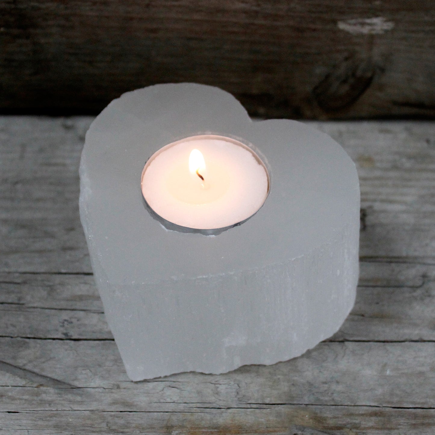 Selenite Heart Candle Holder. Size: width 9cm, Length 8cm, Height 5cm.