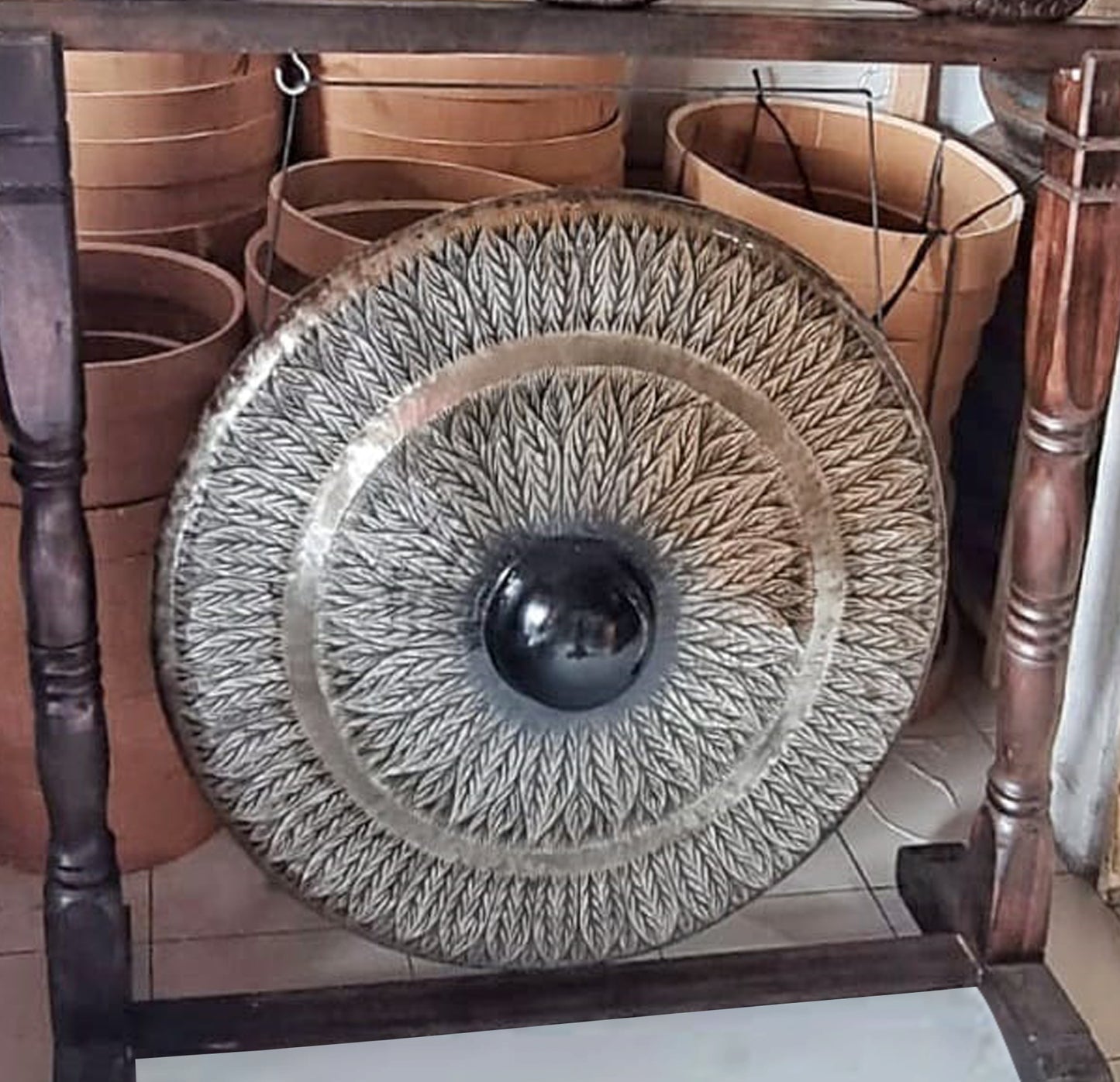 Large Gong in Brown Antique Stand - 80cm - Black - pattern. Product code: JCG-07